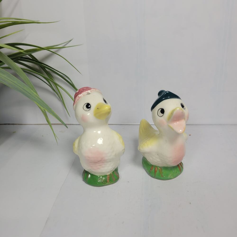 Vintage Duck Salt & Pepper Shakers 1950s Anthropomorphic Japan Ceramic MCM